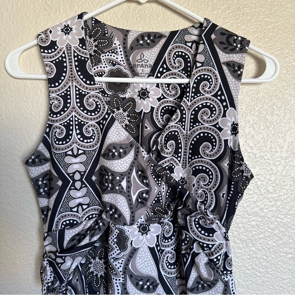 prAna Gray Paisley Floral Twist Front Summer Sheath Faux Wrap Sleeveless Dress - Picture 3 of 9